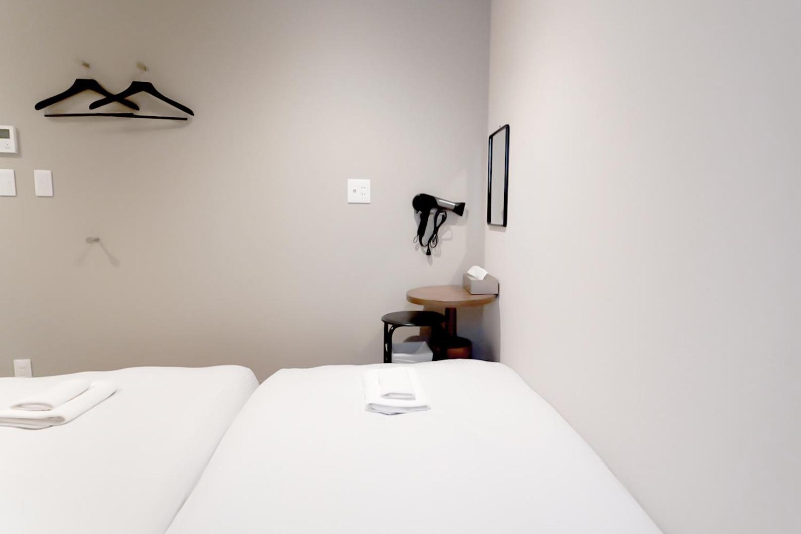 &And Hostel Shinsaibashi East Osaka Phòng bức ảnh